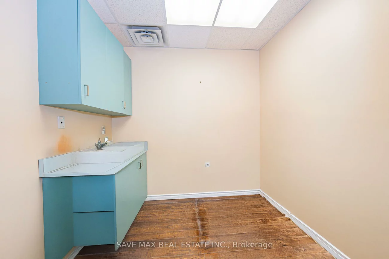 190, Wilson, Bedford Park-Nortown, Toronto