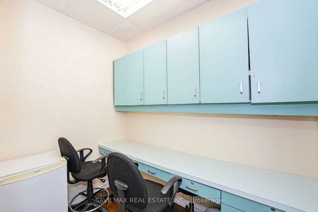 190, Wilson, Bedford Park-Nortown, Toronto