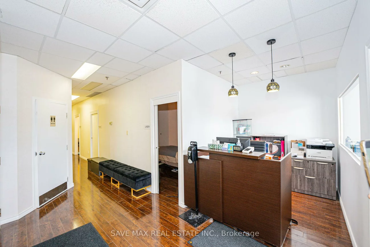 190, Wilson, Bedford Park-Nortown, Toronto