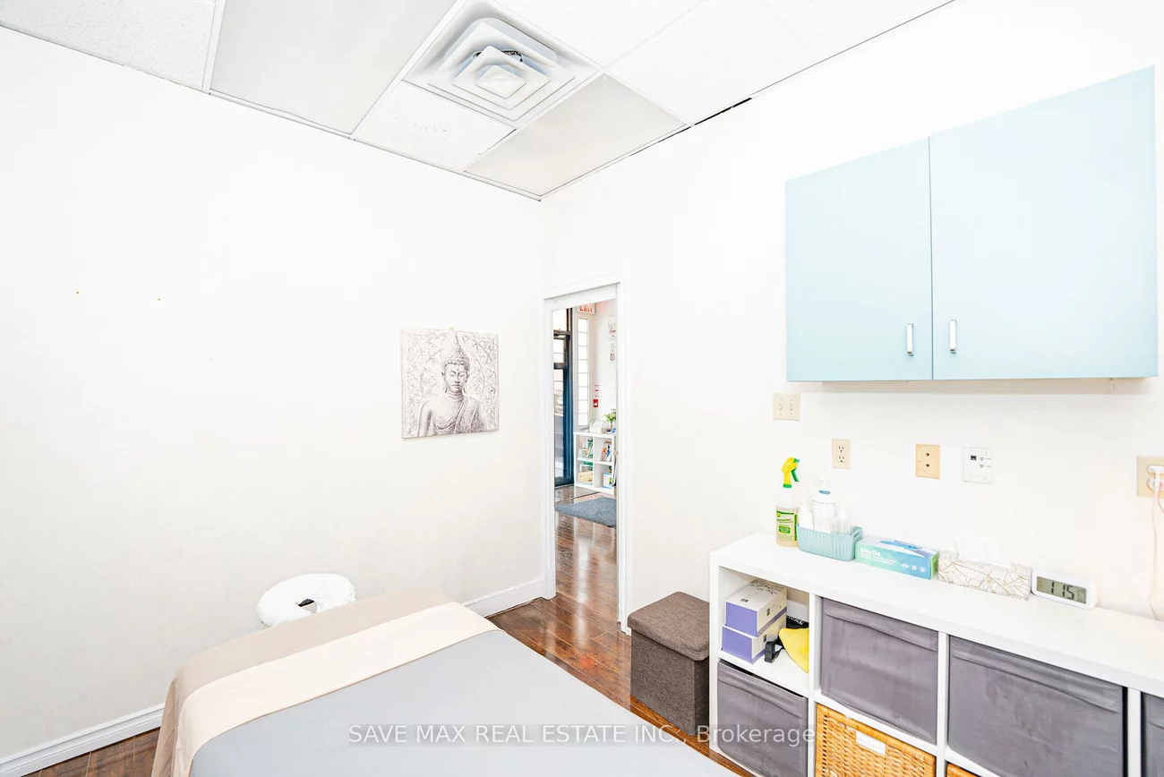 190, Wilson, Bedford Park-Nortown, Toronto