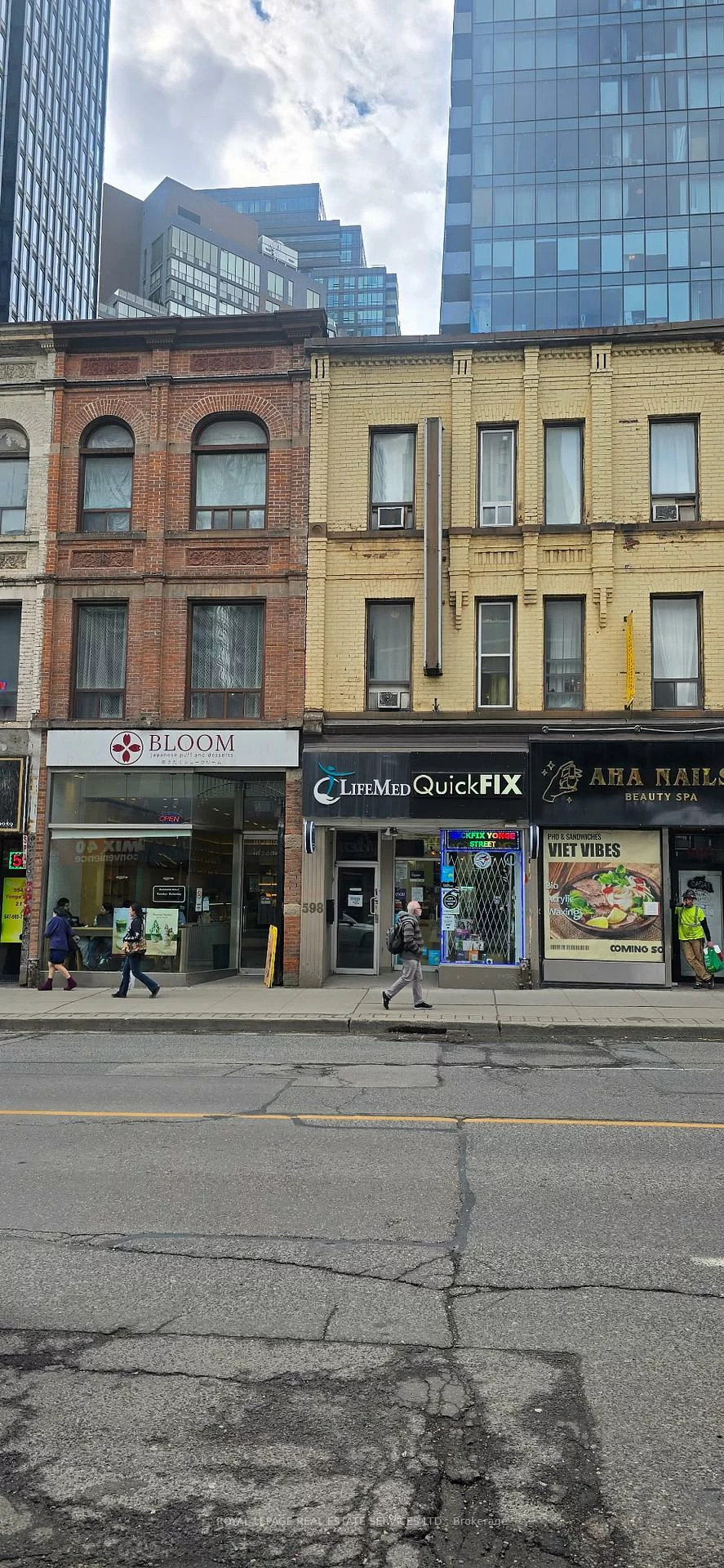598-600, Yonge, Bay Street Corridor, Toronto