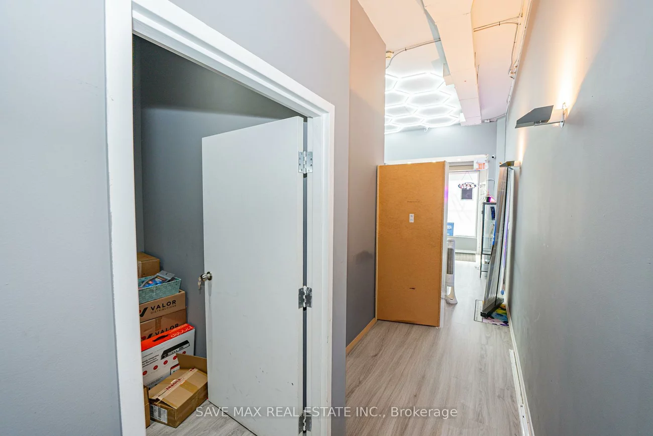 1194, Queen, Trinity-Bellwoods, Toronto