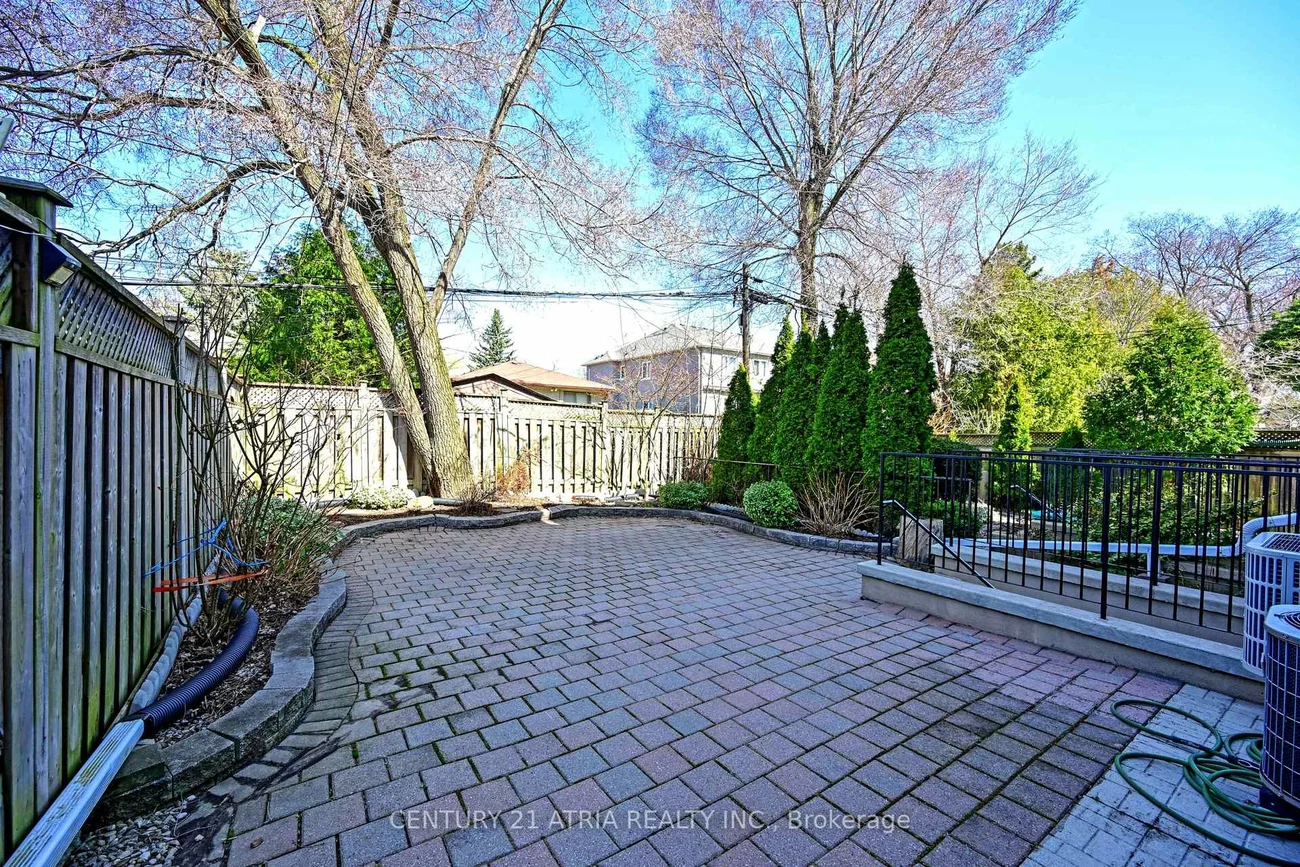 5619, Yonge, Newtonbrook East, Toronto