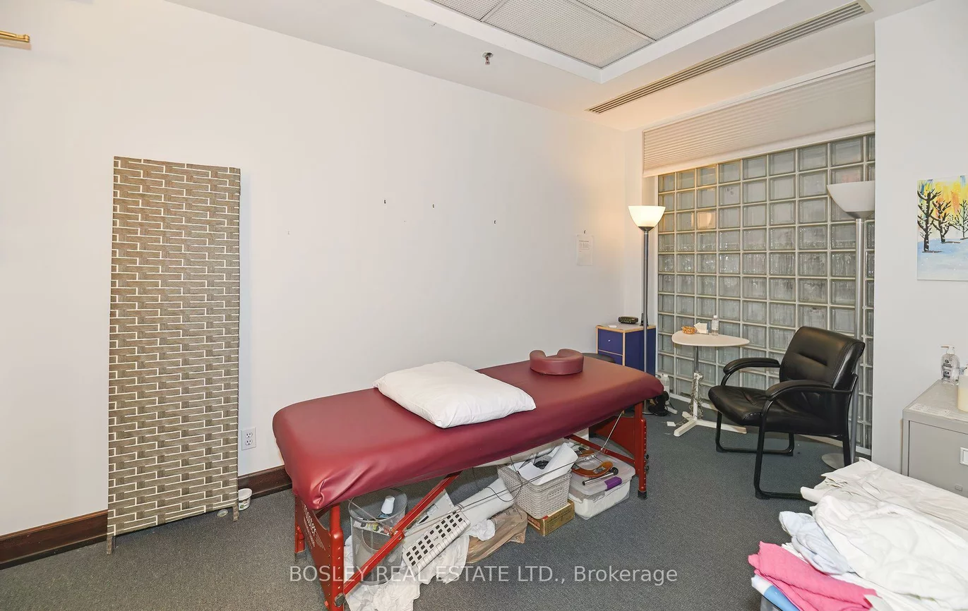 421, Bloor, North St. James Town, Toronto