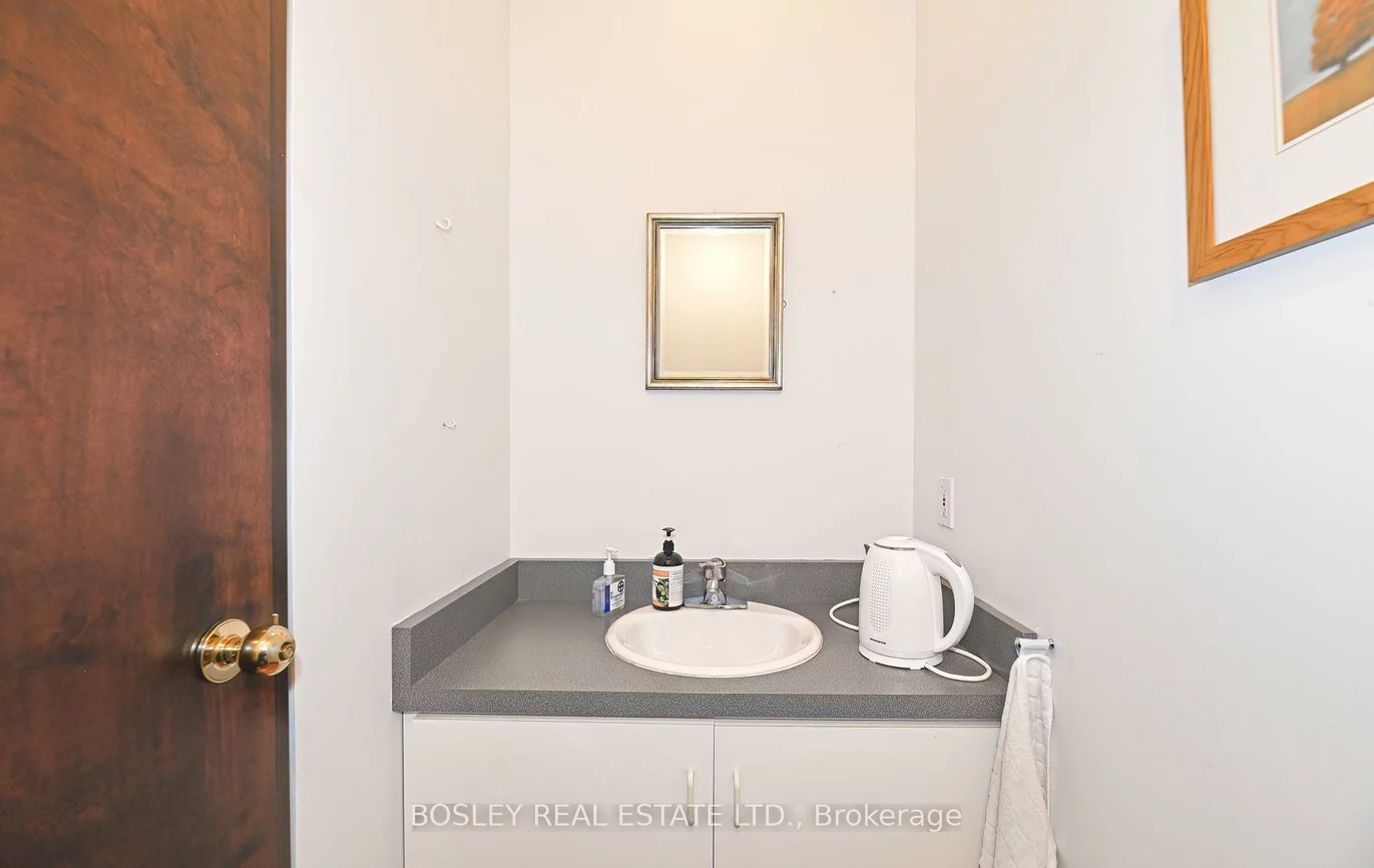 421, Bloor, North St. James Town, Toronto