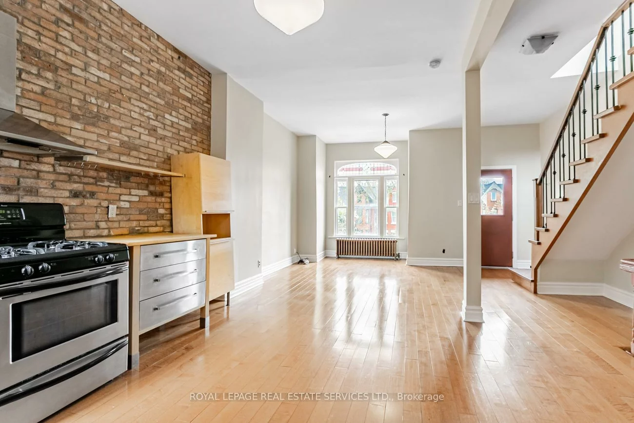 62, Lakeview, Trinity-Bellwoods, Toronto