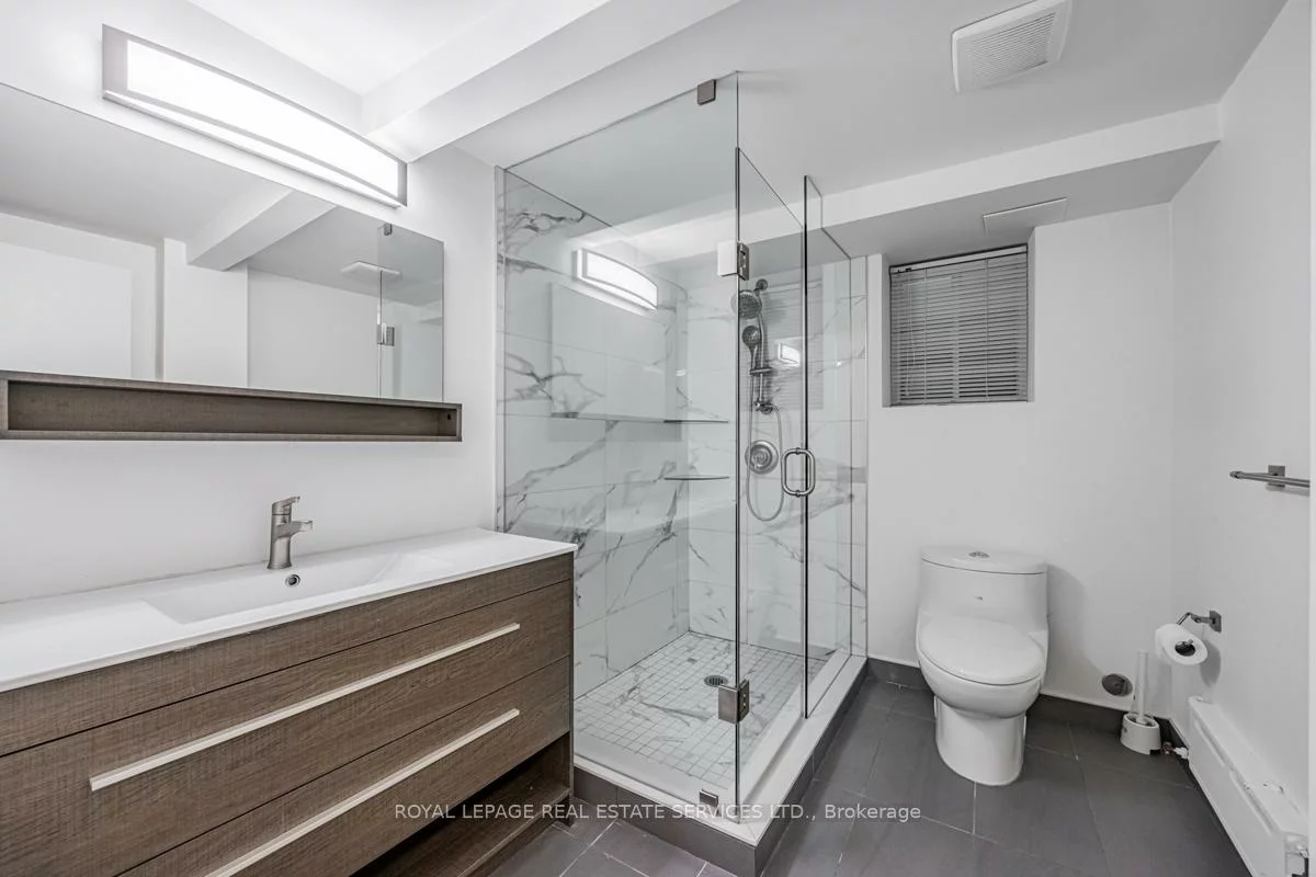 62, Lakeview, Trinity-Bellwoods, Toronto