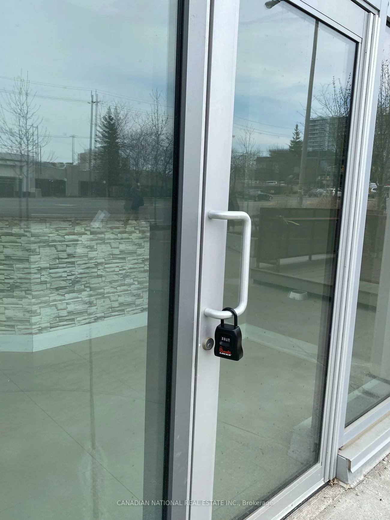595, Sheppard, Bayview Village, Toronto