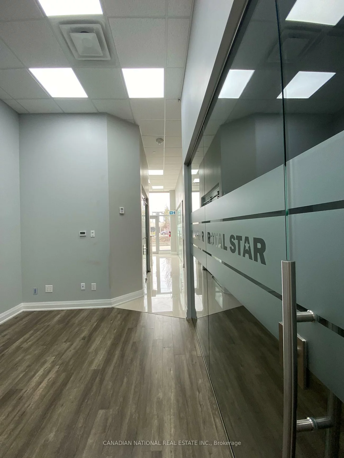 595, Sheppard, Bayview Village, Toronto