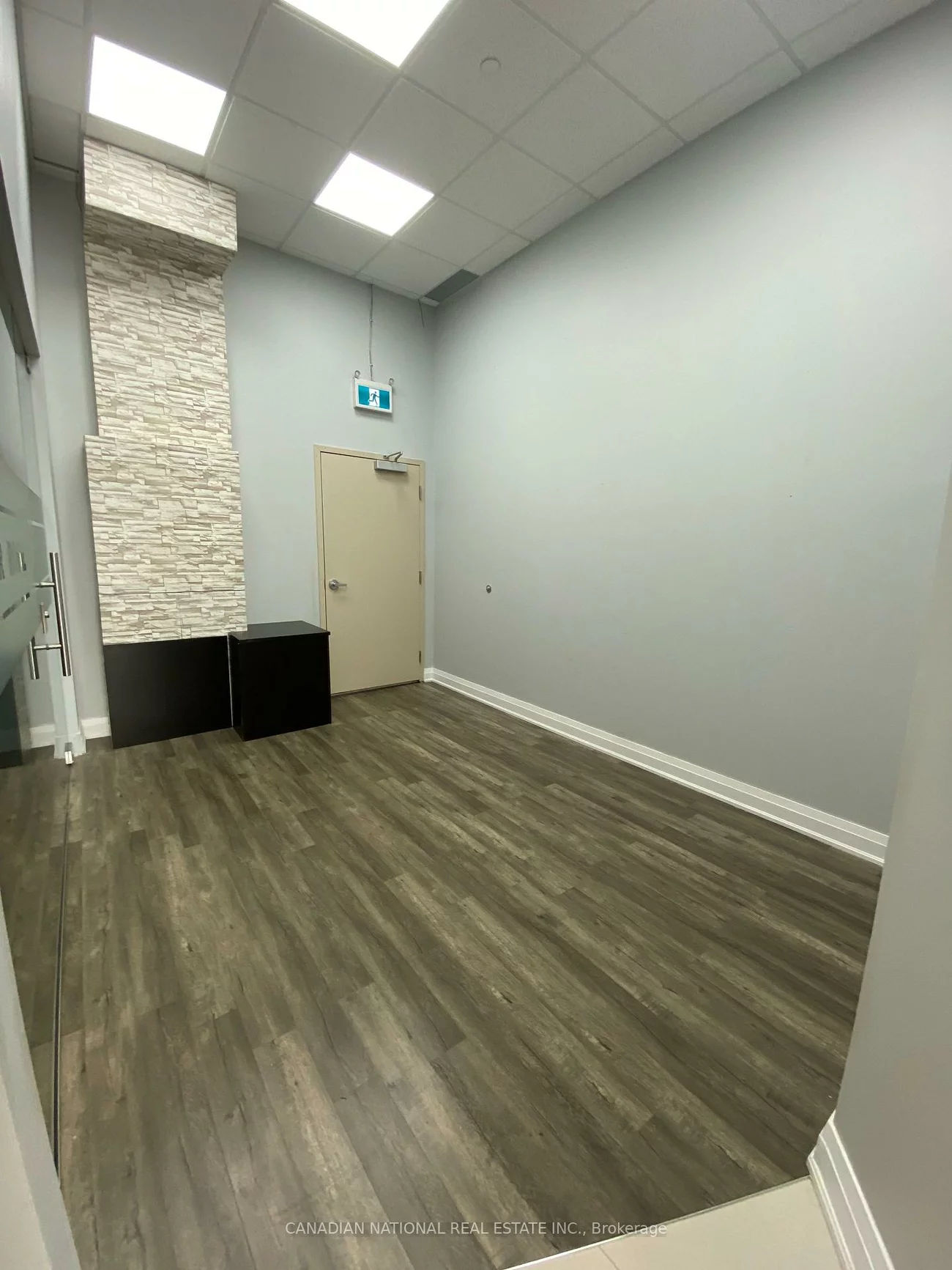595, Sheppard, Bayview Village, Toronto