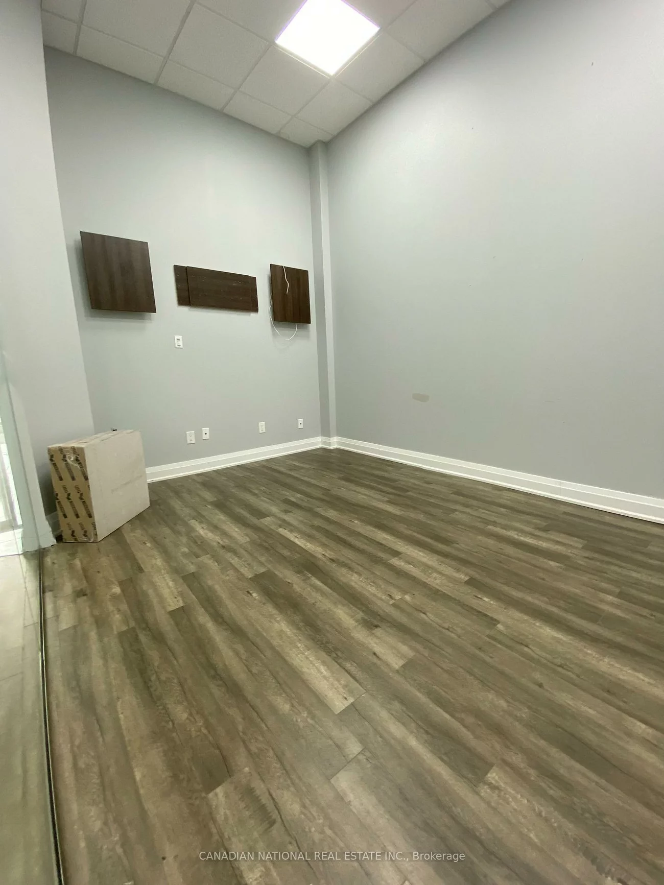 595, Sheppard, Bayview Village, Toronto