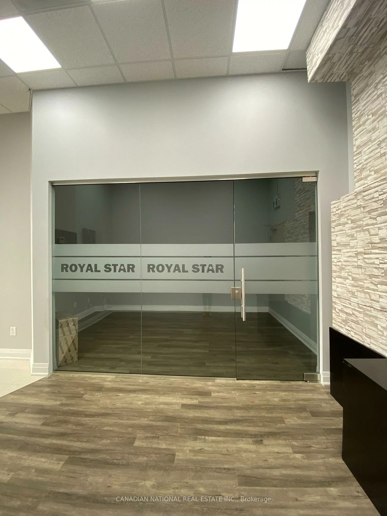 595, Sheppard, Bayview Village, Toronto