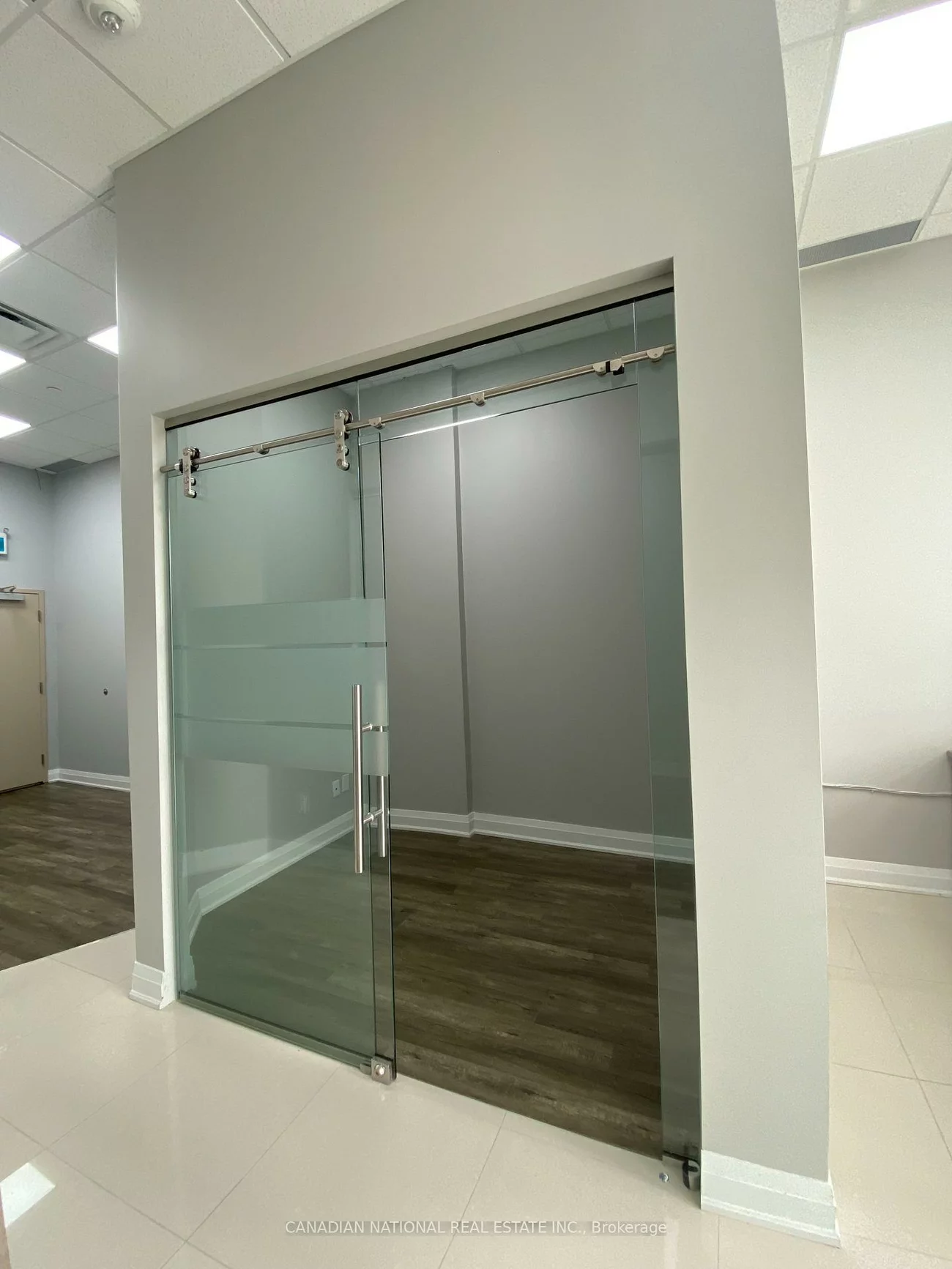 595, Sheppard, Bayview Village, Toronto