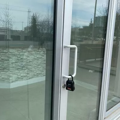 595, Sheppard, Bayview Village, Toronto
