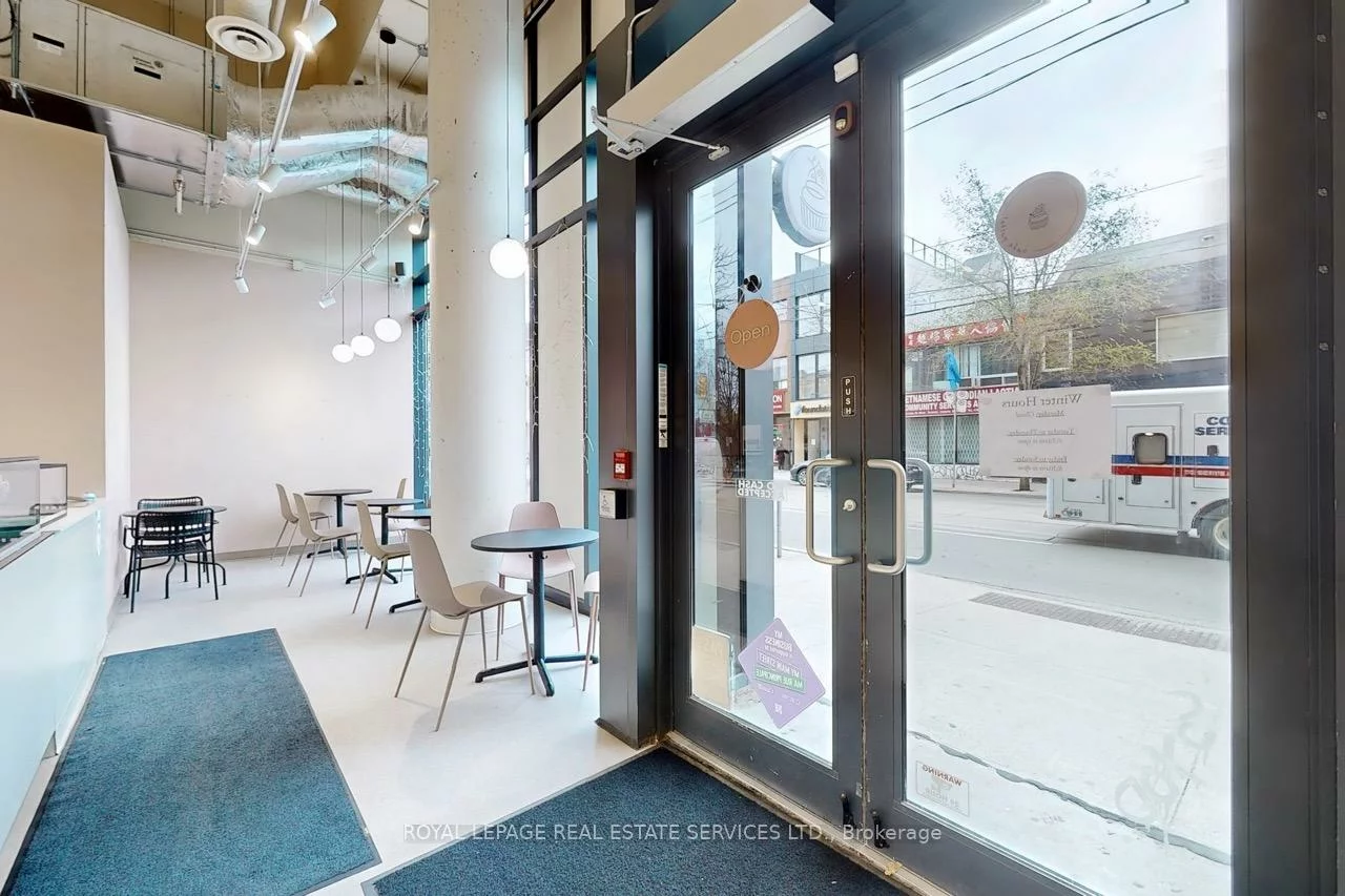 862, Dundas, Trinity-Bellwoods, Toronto