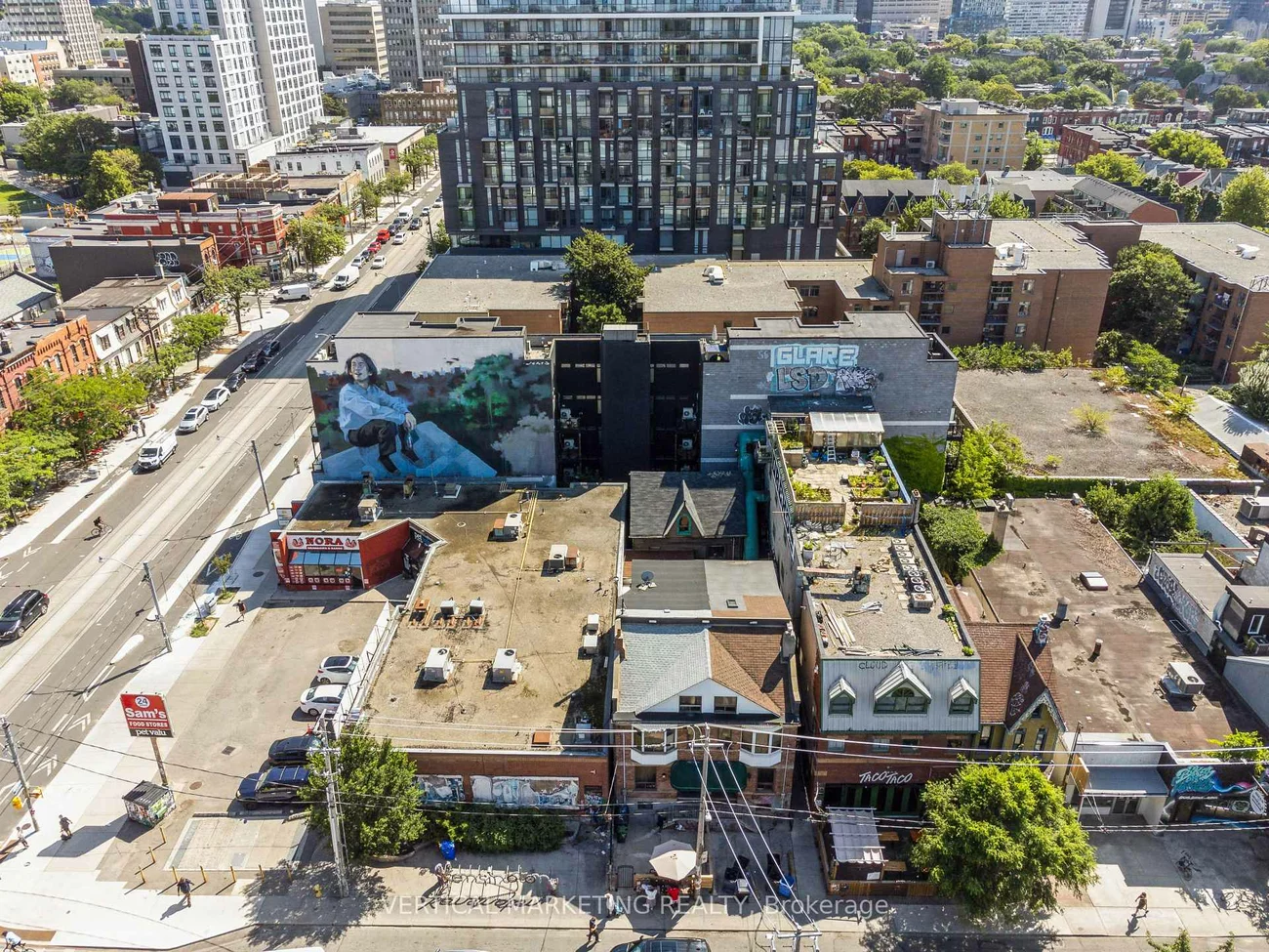 335, College, Kensington-Chinatown, Toronto