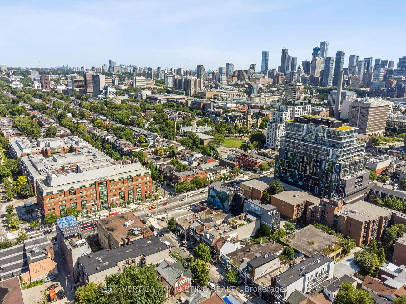 335, College, Kensington-Chinatown, Toronto