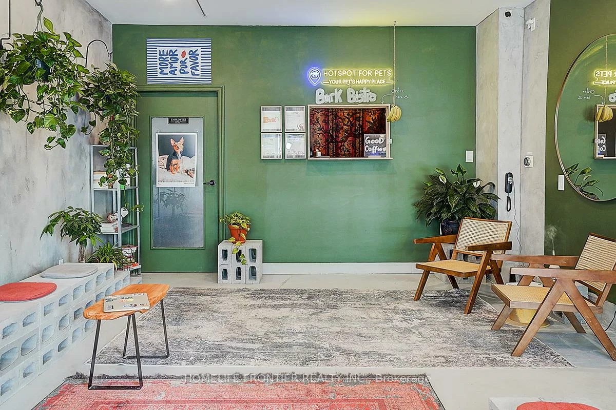 867, Dundas, Trinity-Bellwoods, Toronto