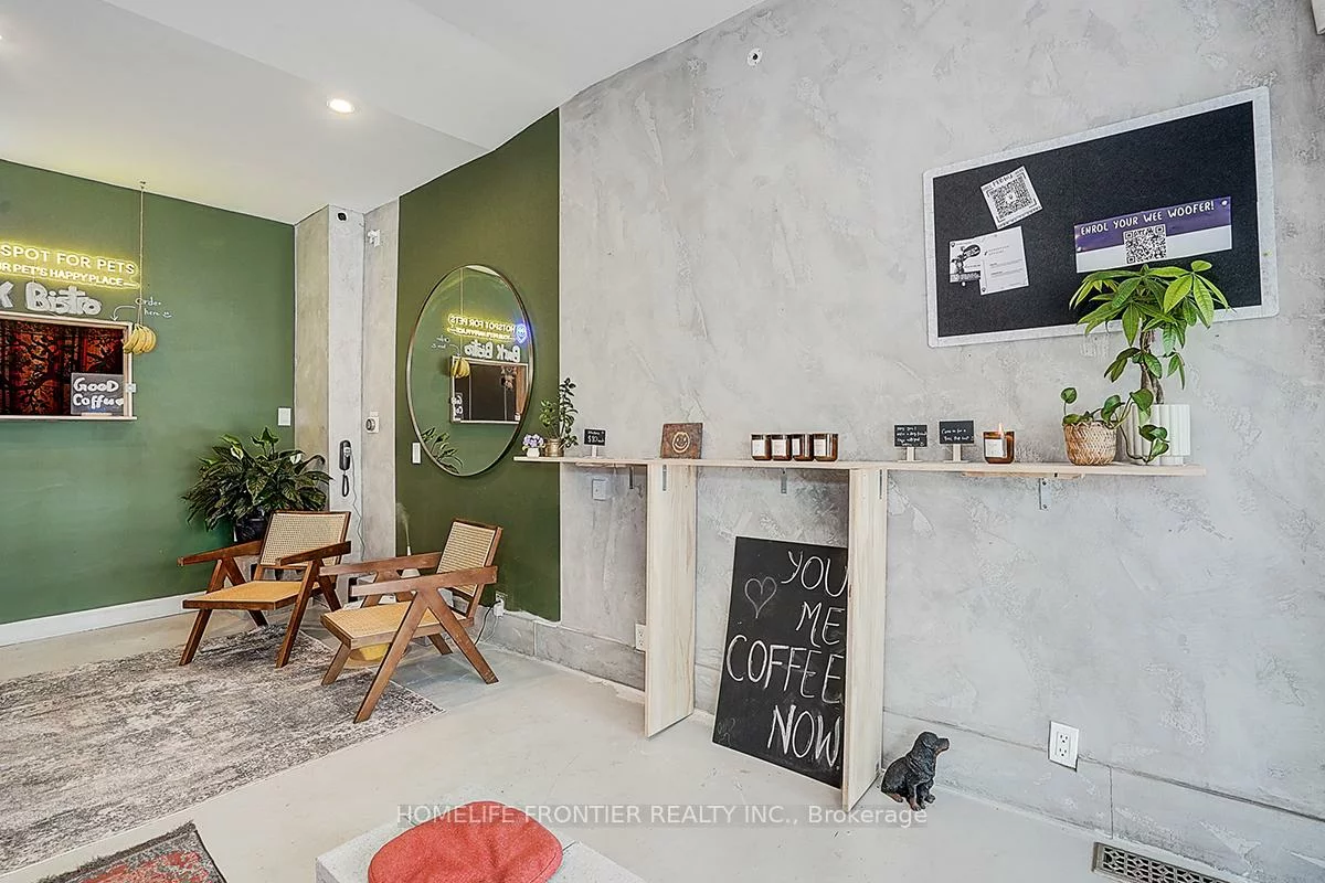 867, Dundas, Trinity-Bellwoods, Toronto