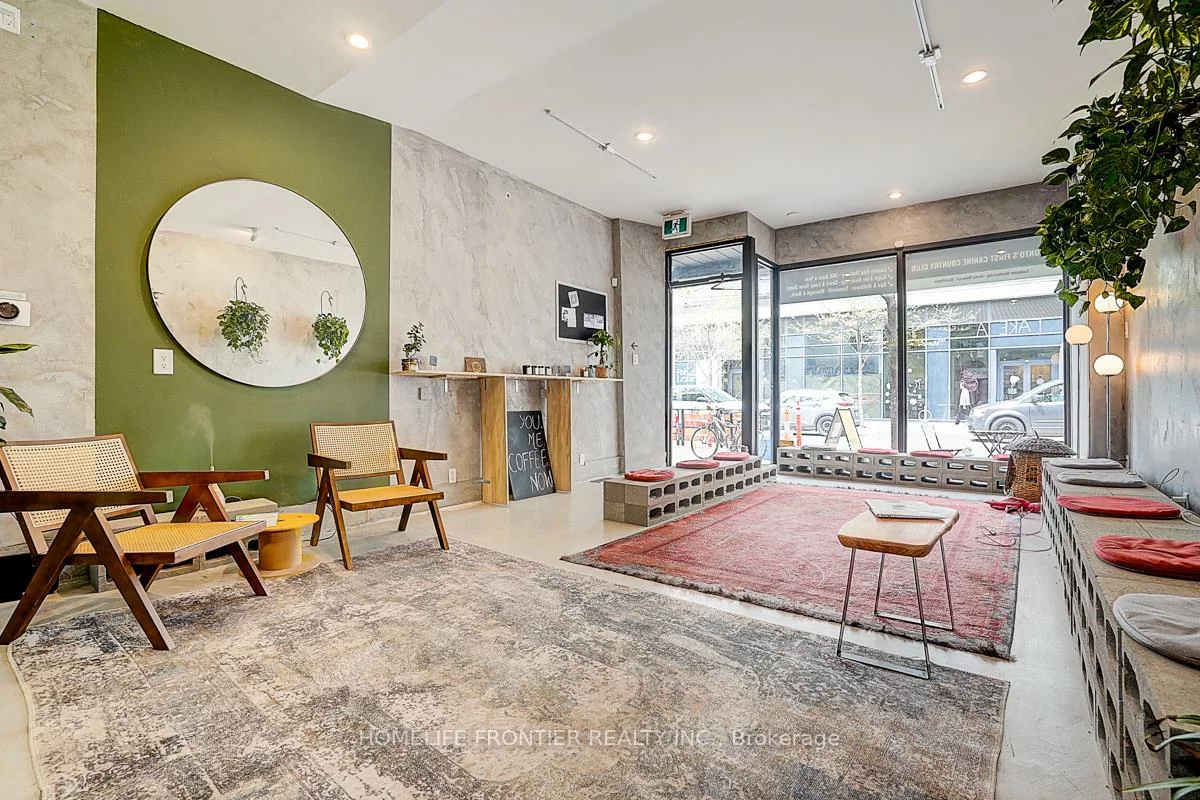 867, Dundas, Trinity-Bellwoods, Toronto