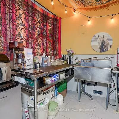 867, Dundas, Trinity-Bellwoods, Toronto