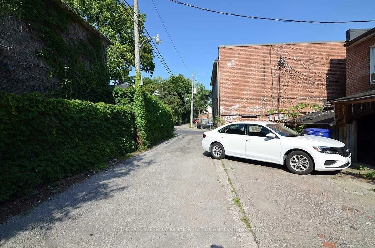 1172, Eglinton, Forest Hill North, Toronto