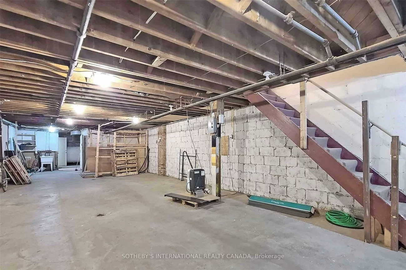 1172, Eglinton, Forest Hill North, Toronto