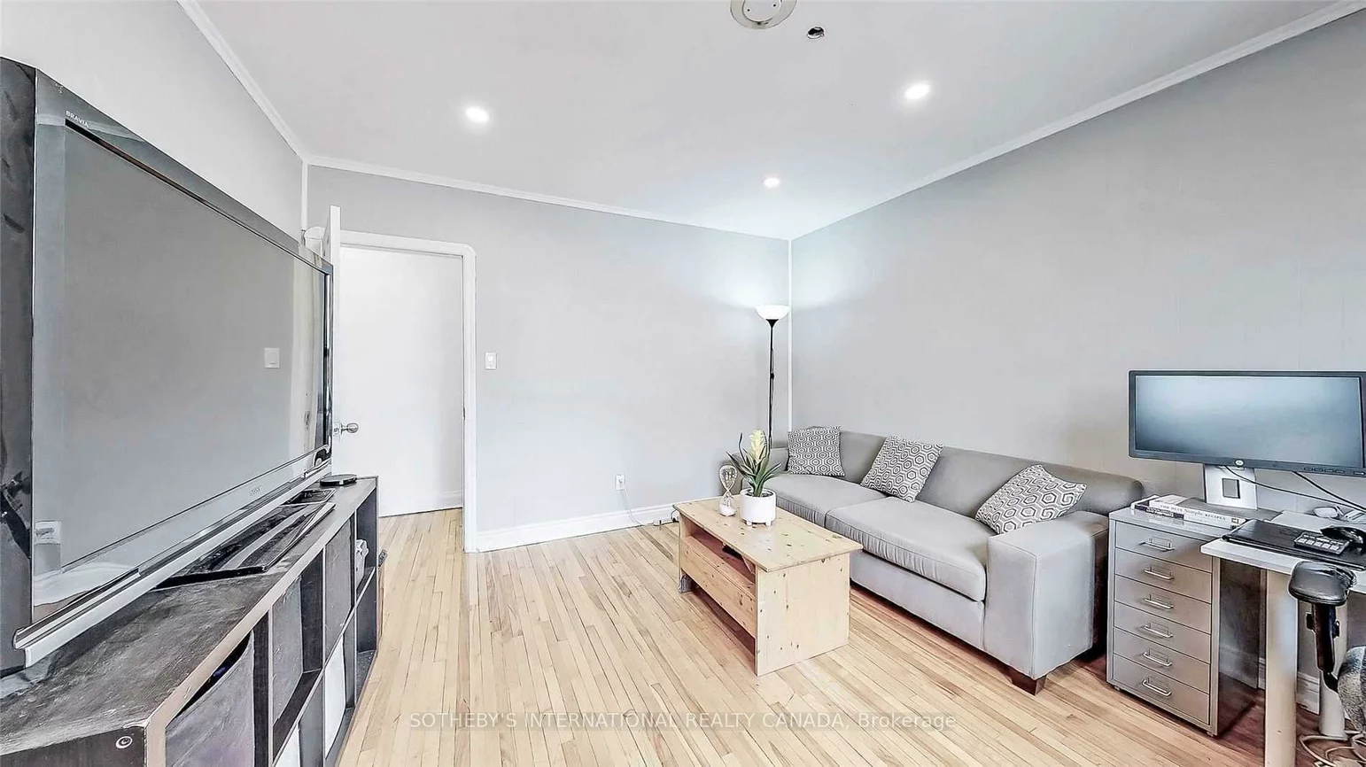 1172, Eglinton, Forest Hill North, Toronto