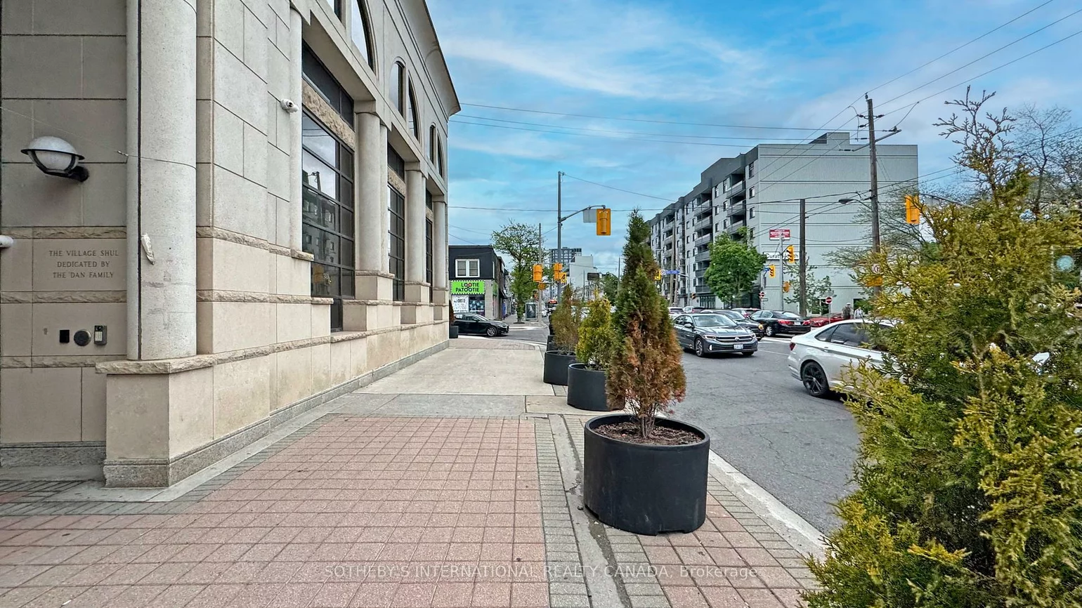 1172, Eglinton, Forest Hill North, Toronto