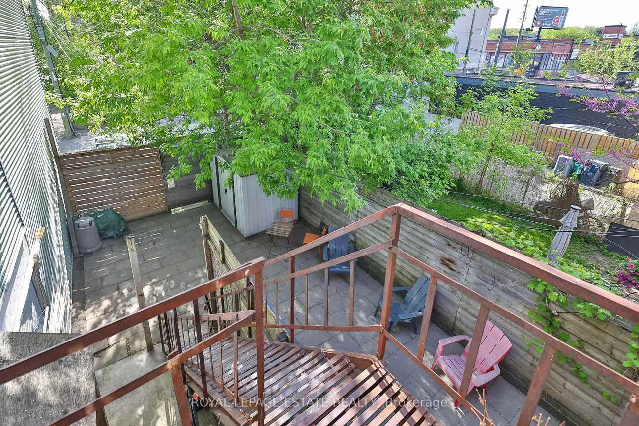 1088, Bathurst, Annex, Toronto