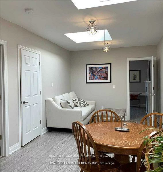2615, Yonge, Mount Pleasant East, Toronto