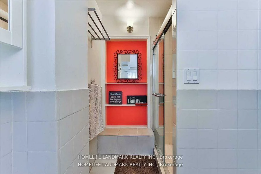 2607, Yonge, Mount Pleasant East, Toronto