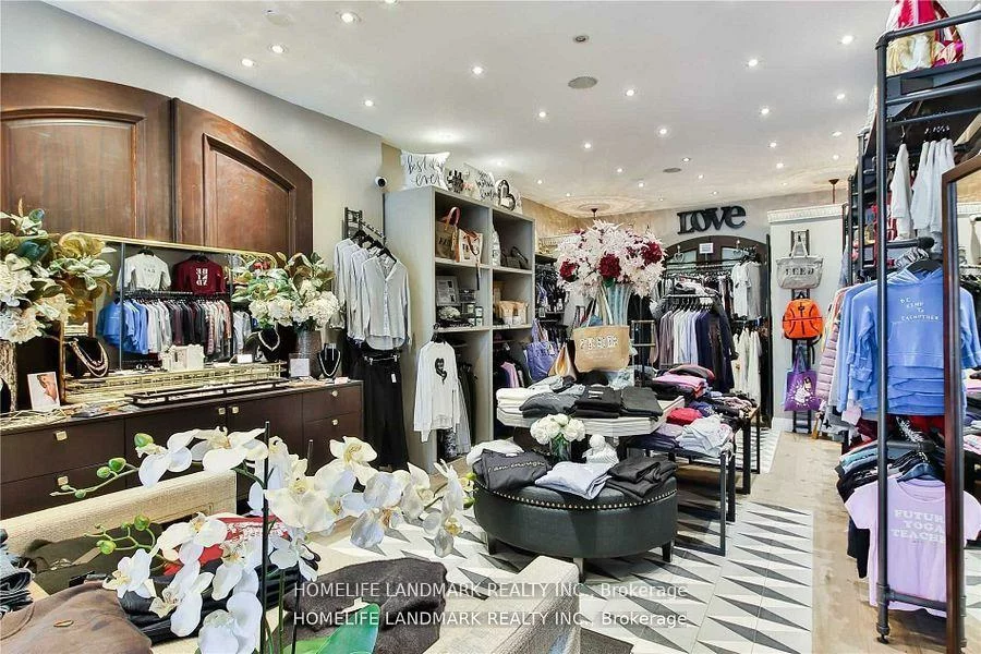 2607, Yonge, Mount Pleasant East, Toronto