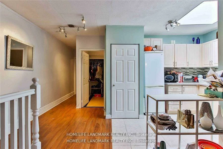 2607, Yonge, Mount Pleasant East, Toronto