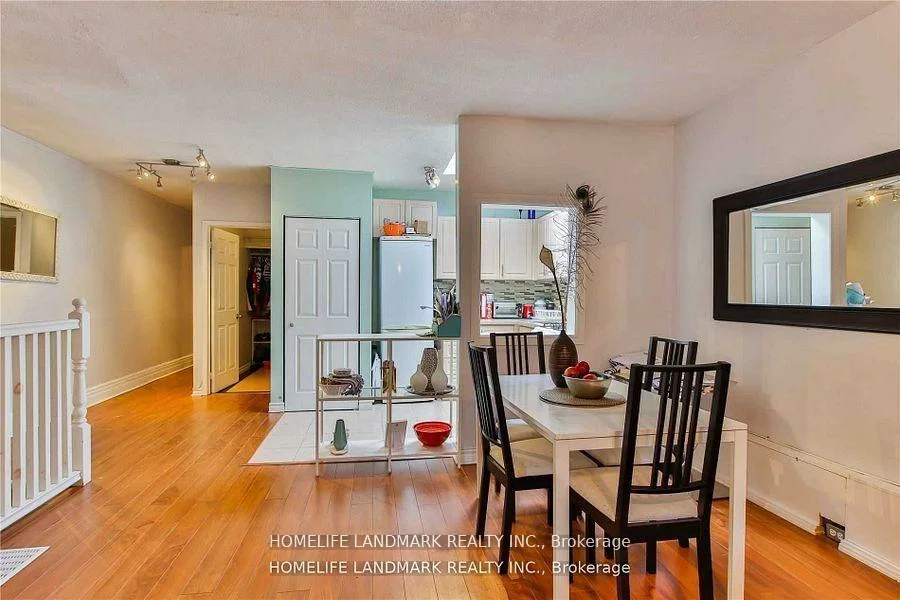 2607, Yonge, Mount Pleasant East, Toronto