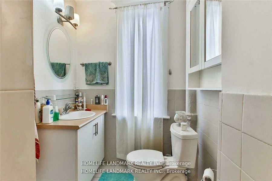 2607, Yonge, Mount Pleasant East, Toronto