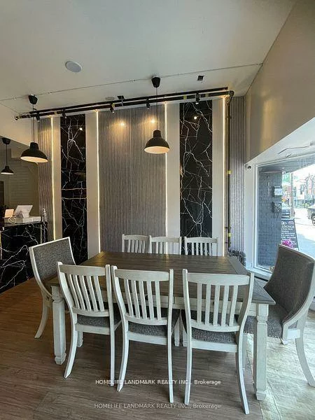 2651, Yonge, Mount Pleasant East, Toronto