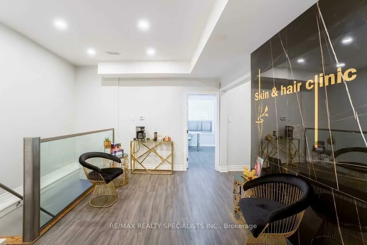 3421, Yonge, Mount Pleasant West, Toronto