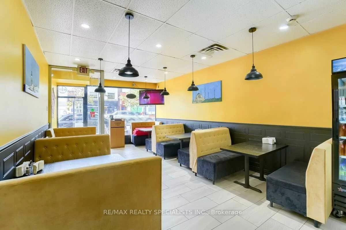 3421, Yonge, Mount Pleasant West, Toronto