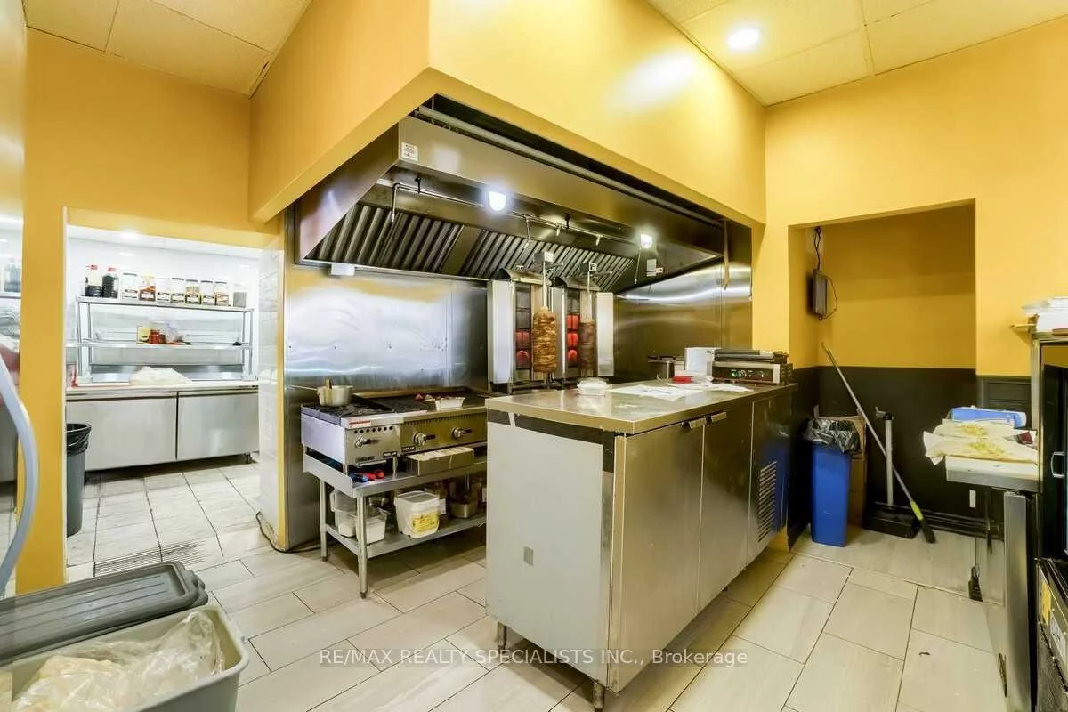 3421, Yonge, Mount Pleasant West, Toronto