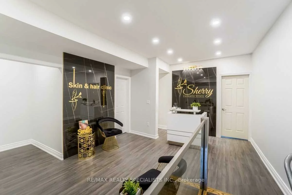 3421, Yonge, Mount Pleasant West, Toronto