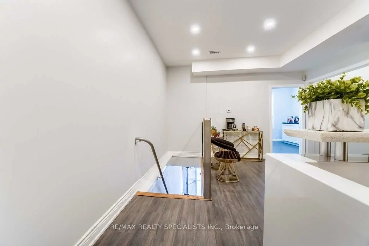 3421, Yonge, Mount Pleasant West, Toronto