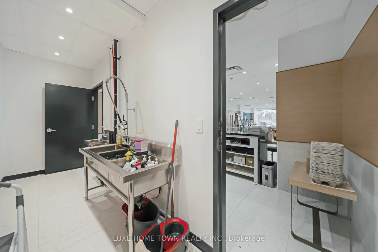 844, Dundas, Trinity-Bellwoods, Toronto
