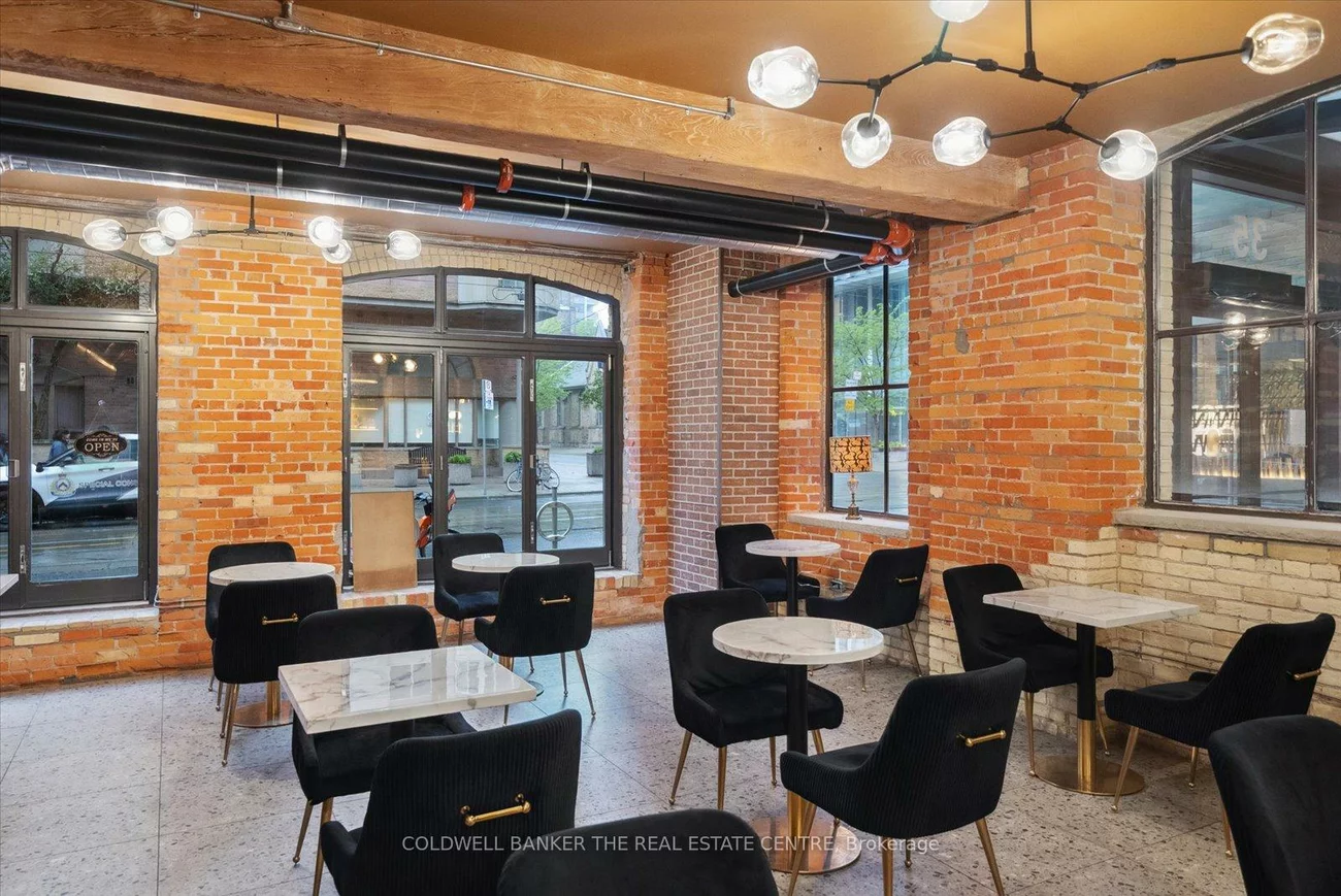 35, McCaul, Kensington-Chinatown, Toronto
