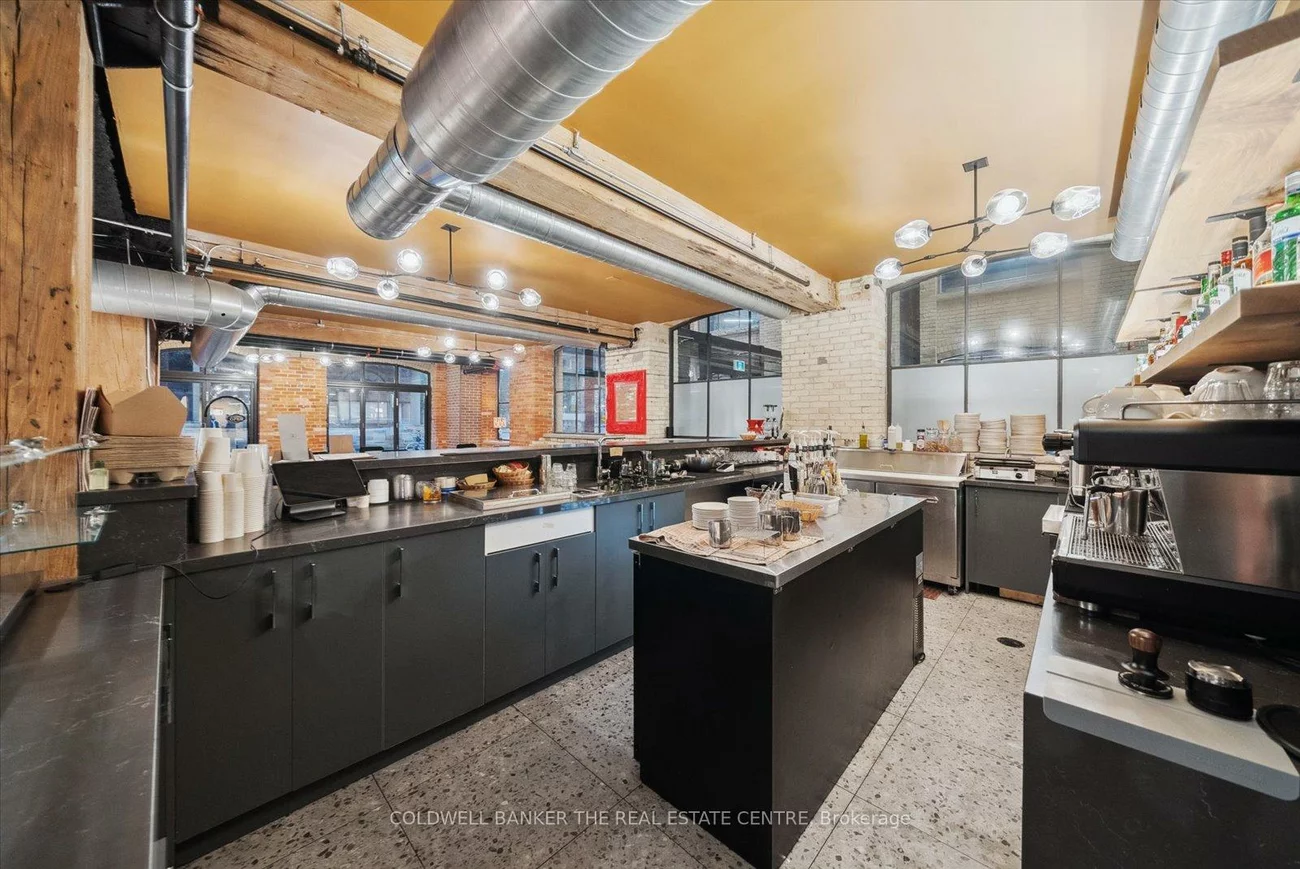 35, McCaul, Kensington-Chinatown, Toronto