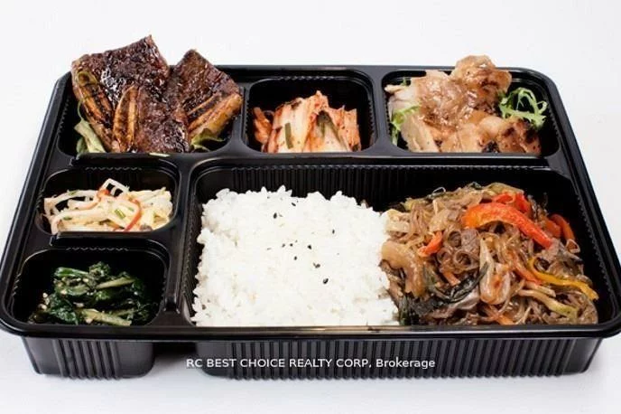 220, Yonge, Bay Street Corridor, Toronto