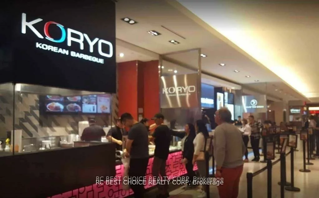 220, Yonge, Bay Street Corridor, Toronto