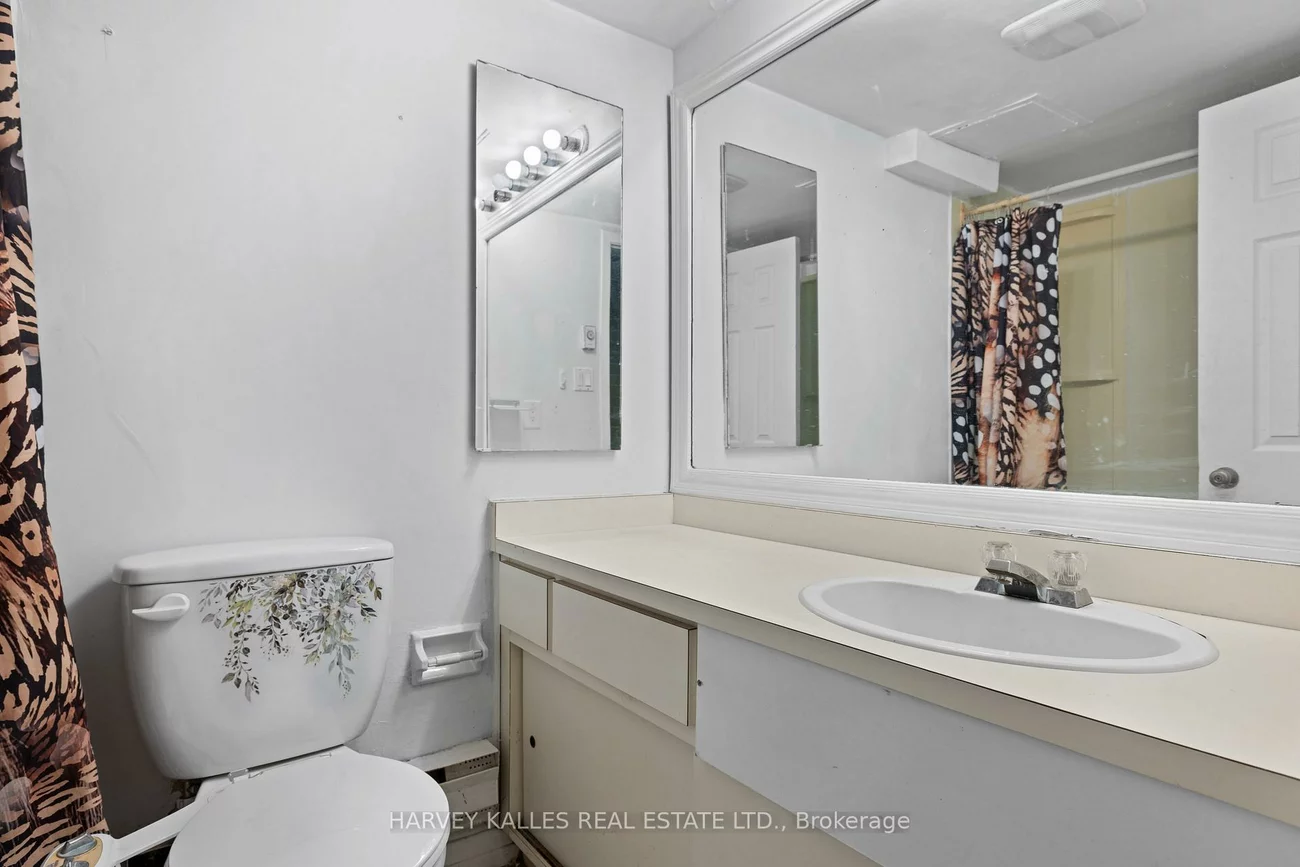 105, Pembroke, Moss Park, Toronto