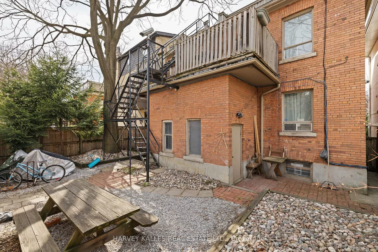105, Pembroke, Moss Park, Toronto