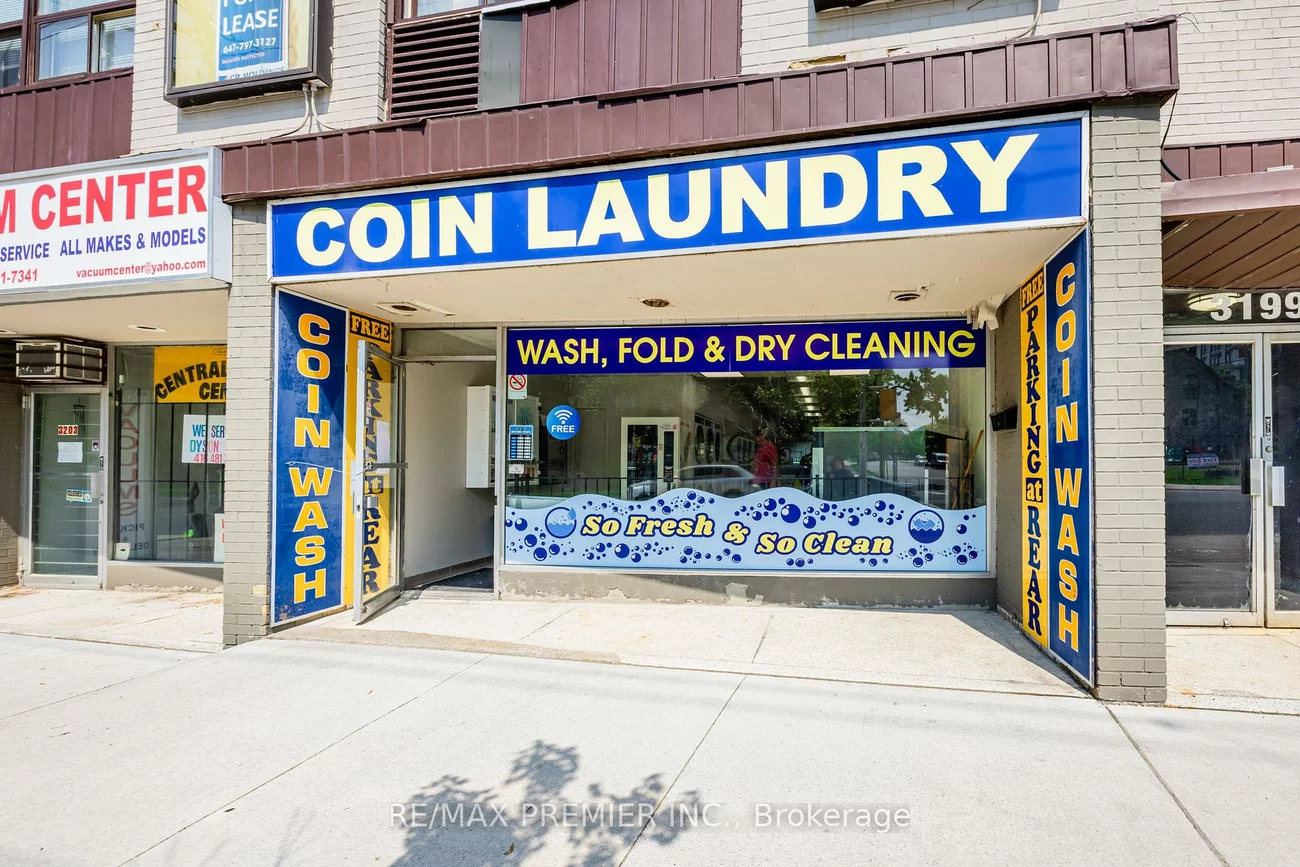 3201, Bathurst, Bedford Park-Nortown, Toronto